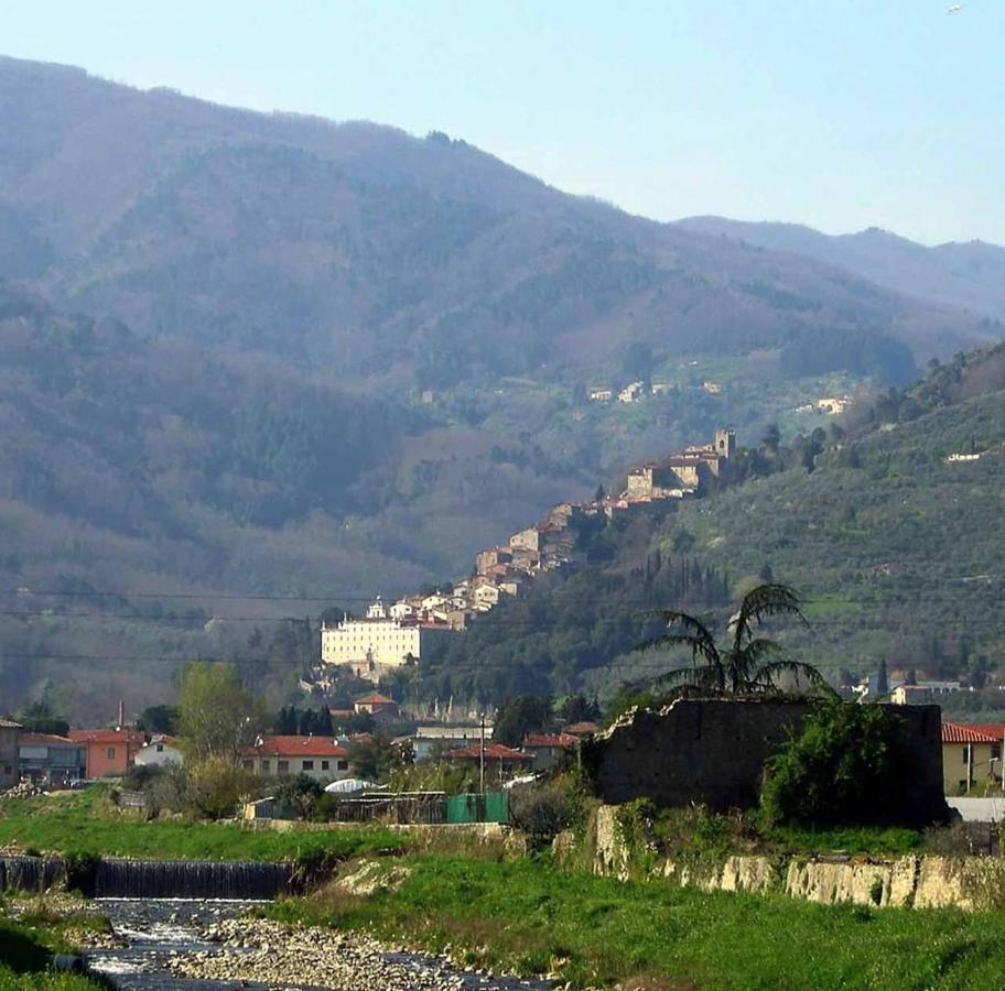 Casa Vacanza Ilia Pescia Exterior photo
